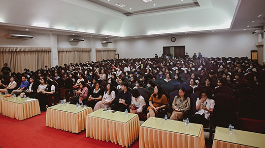 Bùng nổ sự kiện 