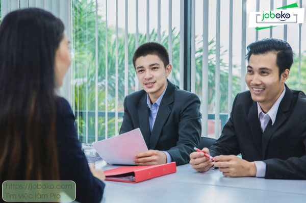 di phong van dung chi ngoi nghe va tra loi cau hoi cua nguoi phong van