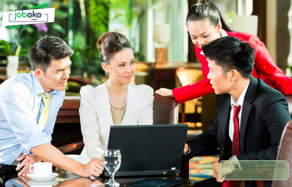 nhan vien to chuc su kien