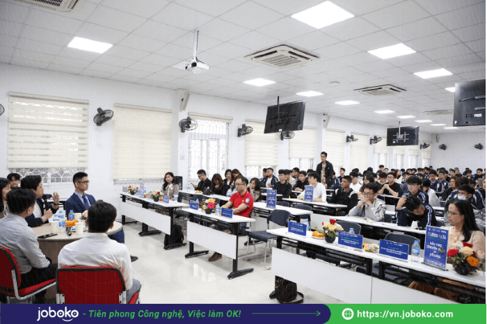 ngay hoi viec lam uet job fair 2024